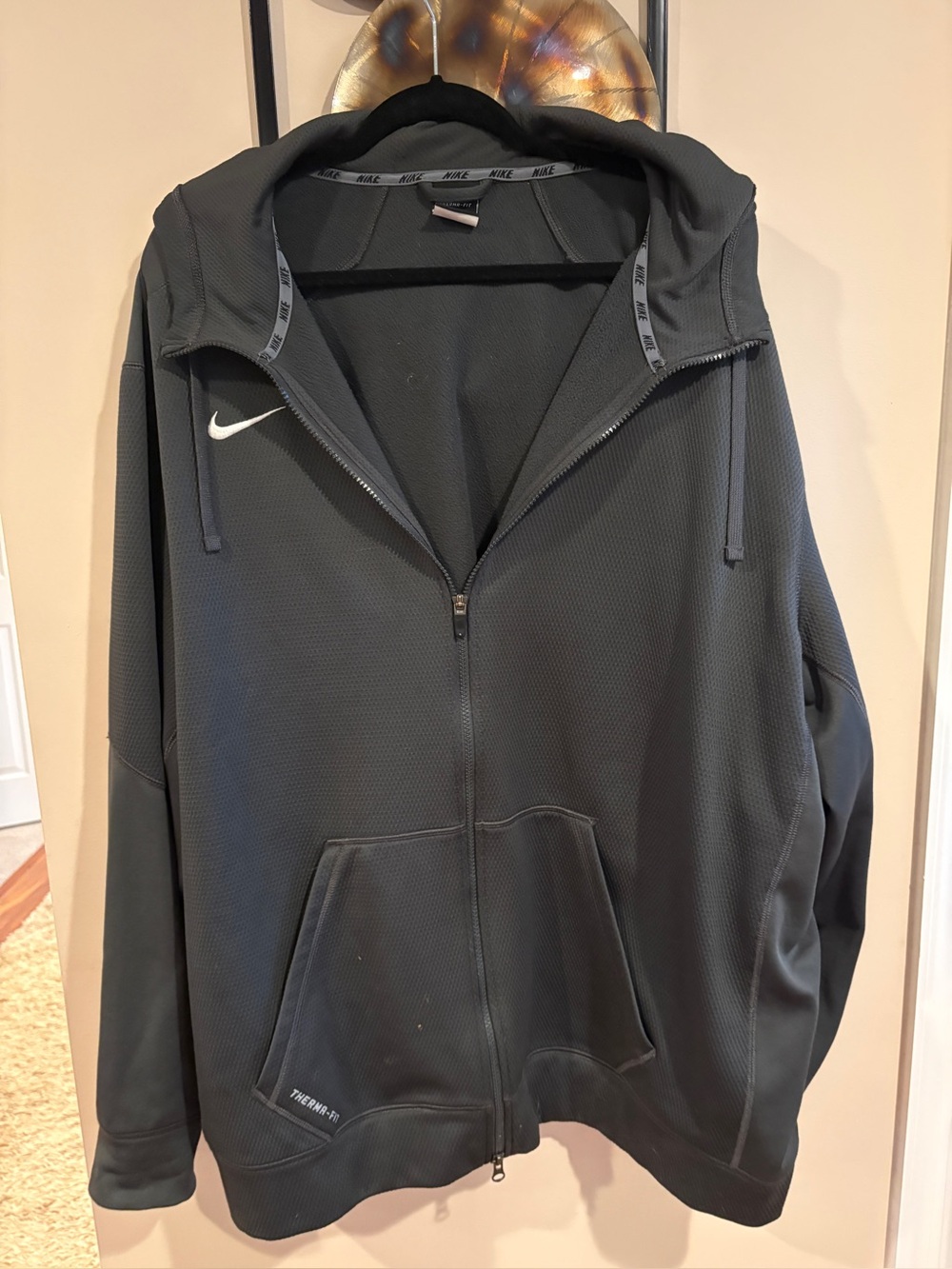 Nike Men’s Dark Gray Full-Zip Hooded Performance Jacket